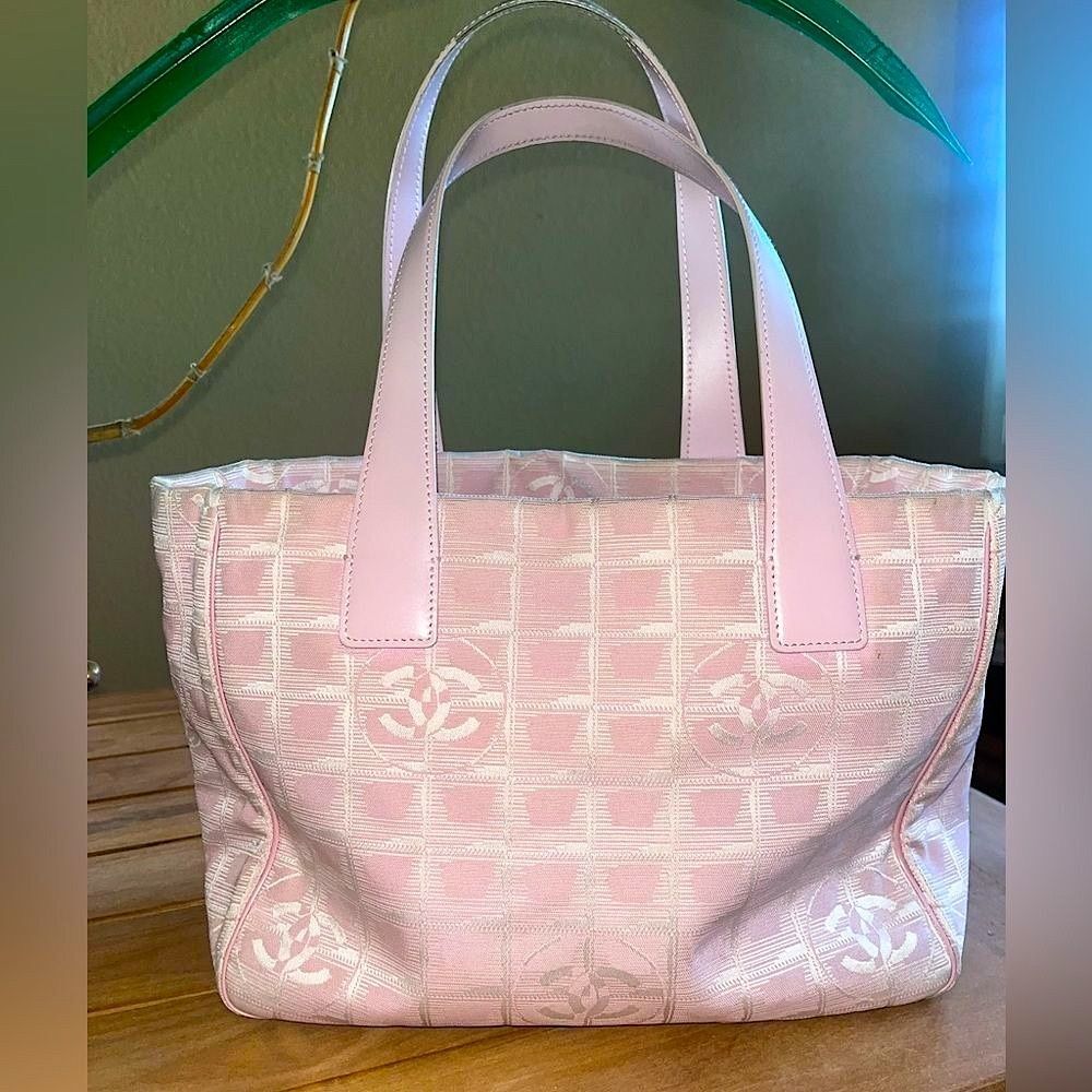CHANEL Pink CC logo Travel  Ligne Tote